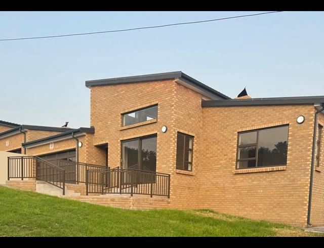 3 BEDROOM TOWNHOUSE FOR SALE IN DANA BAY